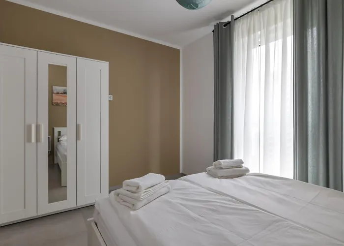 Glow - Arena Letnica グダニスク